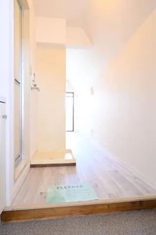 Main Stage Nakai Station - Interior - ["Flooring", "Floor", "Wood"]