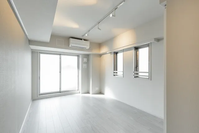 The Park Ones Takanawa - Interior - ["Building", "Window", "Fixture"]