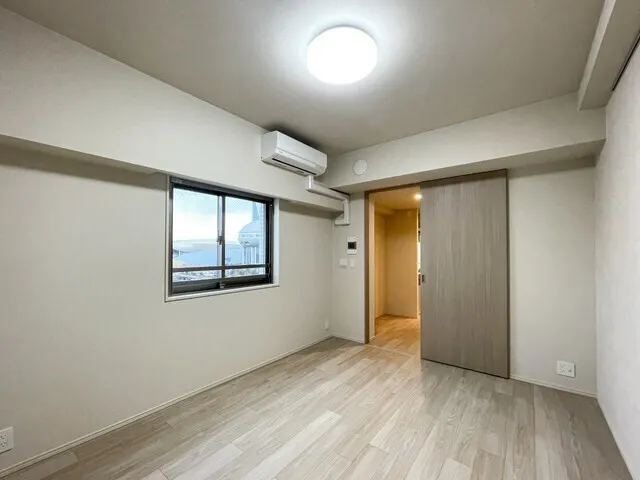 Royal Parks Ariake - Interior - ["Ceiling", "Apartment", "Wood flooring"]