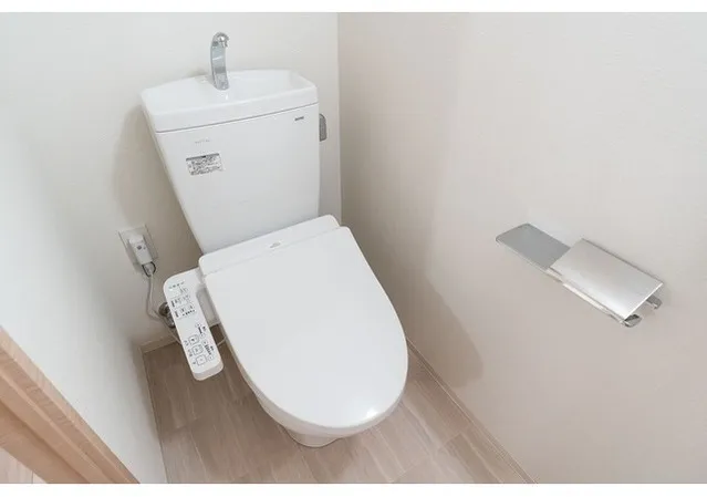 Comforia Liv Itabashi - Interior - ["Toilet seat", "Toilet", "Plumbing fixture"]