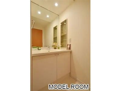IS Heights - Interior - ["Mirror", "Cabinetry", "Fixture"]