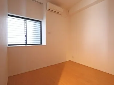 MEW - Interior - ["Flooring", "Floor", "Ceiling"]