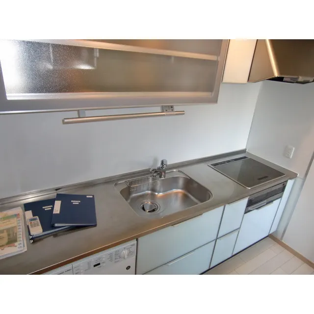 Comforia Nibancho - Interior - ["Tap", "Cabinetry", "Kitchen sink"]