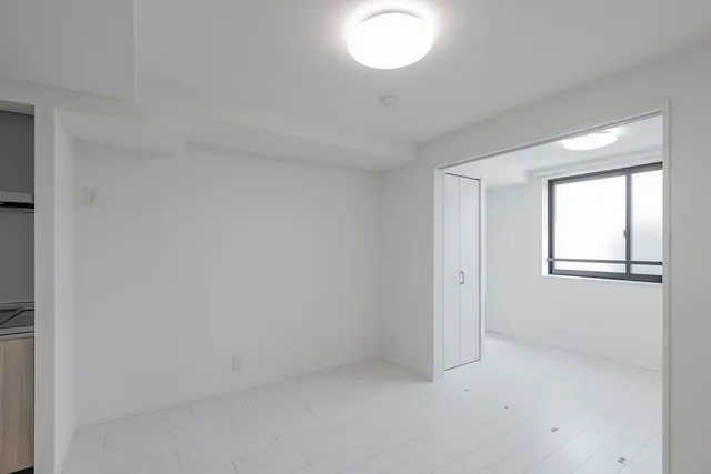 Aglaia Shinjuku Yokoteracho - Interior - ["Flooring", "White", "Floor"]