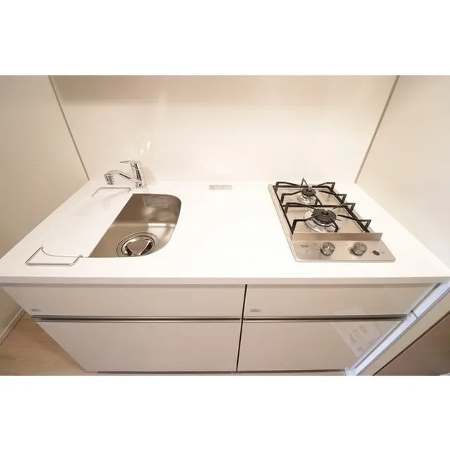 BluRock Aobadai - Interior - ["Kitchen appliance", "Home appliance", "Gas stove"]