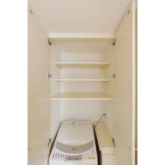 Frontier Residence The Tower Shinagawa - Interior - ["Shelf", "Shelving", "Major appliance"]