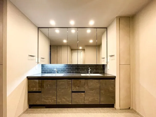 Royal Parks Ariake - Interior - ["Flooring", "Interior design", "Cabinetry"]