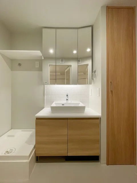 The Grand Terrace Wakabayashi - Interior - ["Bathroom Sink", "Interior design", "Flooring"]