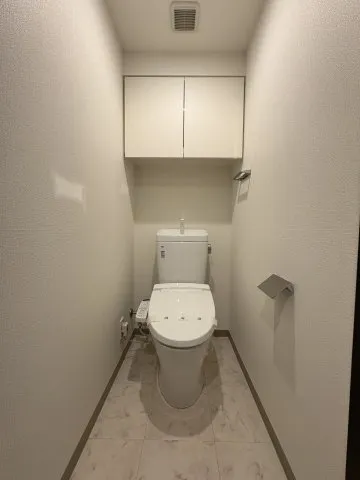 KDX Residence Toyosu - Interior - ["Toilet seat", "Flooring", "Toilet"]