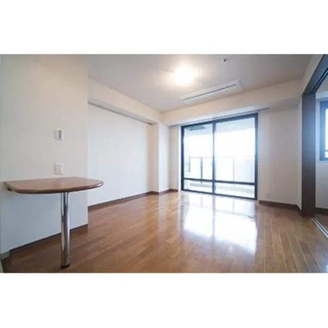 Lapyuta - Interior - ["Table", "Window", "Wood"]
