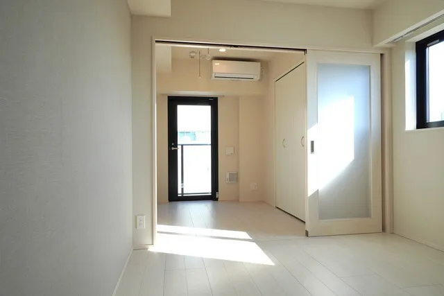 Prime Bliss Higashinakano Station - Interior - ["Door", "Window", "Fixture"]