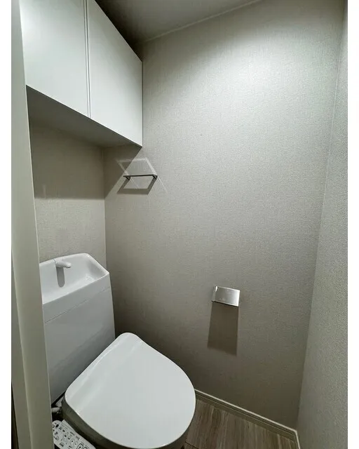 Well Square Hatagaya - Interior - ["Flooring", "Toilet seat", "Floor"]