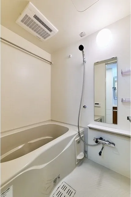 Gran Casa Oku - Interior - ["Plumbing fixture", "Flooring", "Interior design"]