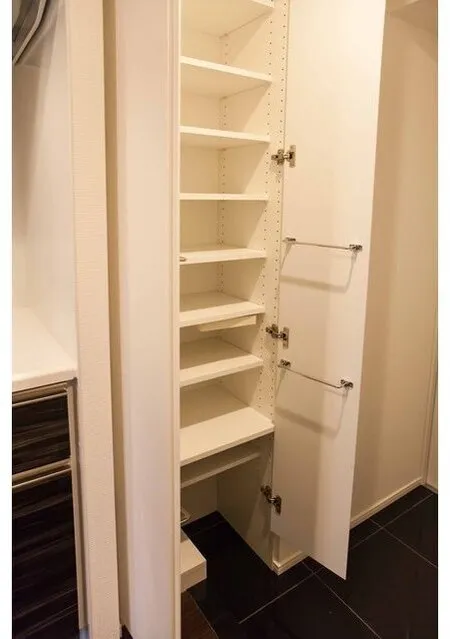 Comforia Kinshicho DEUX - Interior - ["Shelf", "Fixture", "Shelving"]