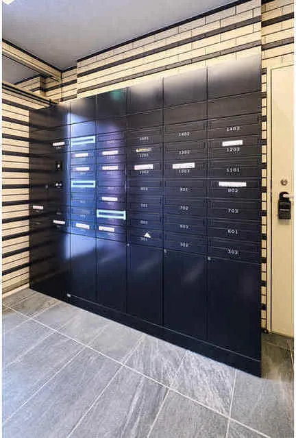 Prele Duc Kinshi Park - Exterior - ["Glass", "Locker", "Steel"]