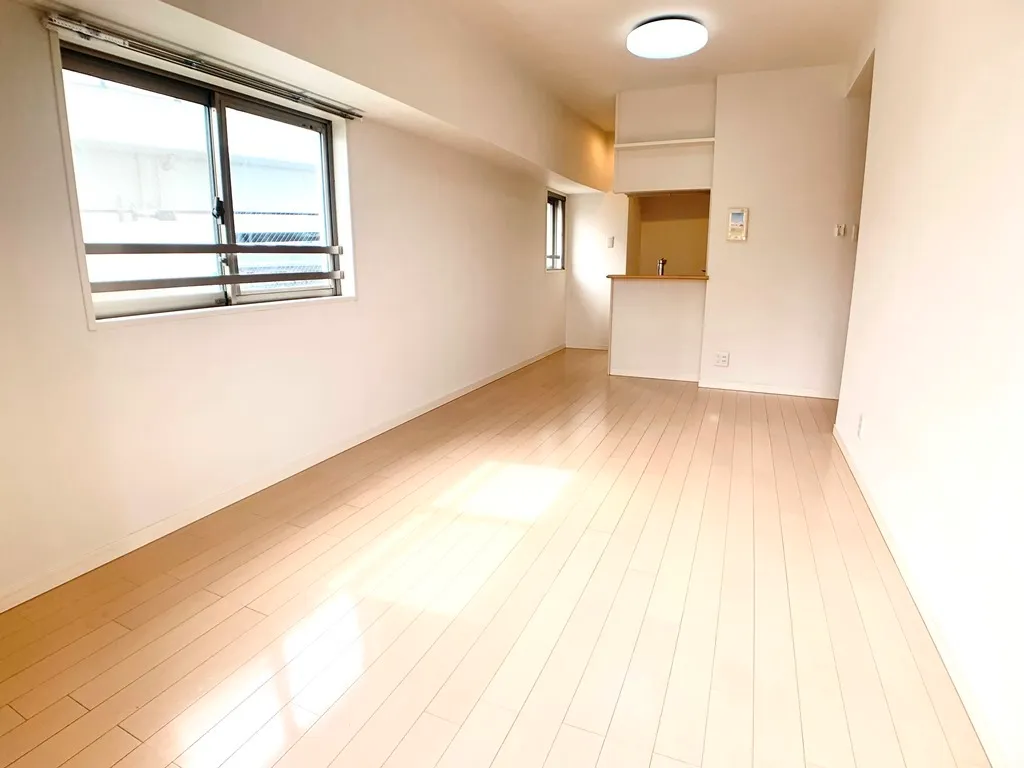 KDX Residence Oyama - Interior - ["Window", "Building", "Fixture"]
