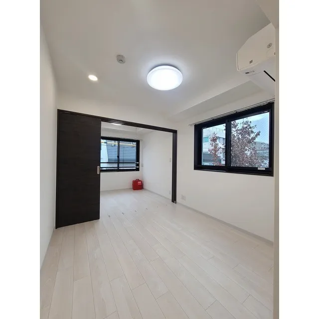 Villa Claire Bunkyo Koishikawa - Interior - ["Property", "Building", "Window"]
