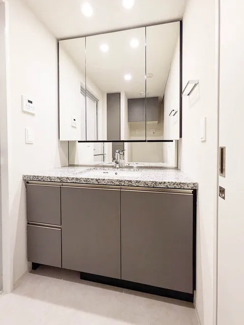 Comforia Shibaura MOKU - Interior - ["Flooring", "Cabinetry", "Interior design"]