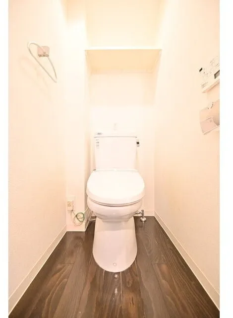 Maple Shin Nakano - Interior - ["Flooring", "Floor", "Toilet seat"]