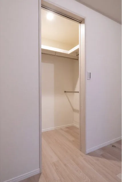 Comforia Nishiwaseda - Interior - ["Fixture", "Wood", "Floor"]