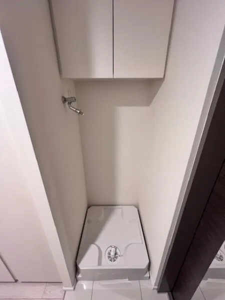 Brillia Ist Oimachi - Interior - ["Floor", "Flooring", "Grey"]