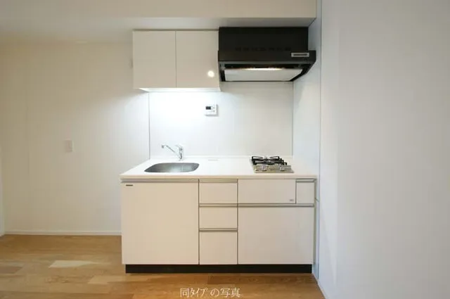 Uni Terrace Sangenjaya - Interior - ["Cabinetry", "Table", "Building"]