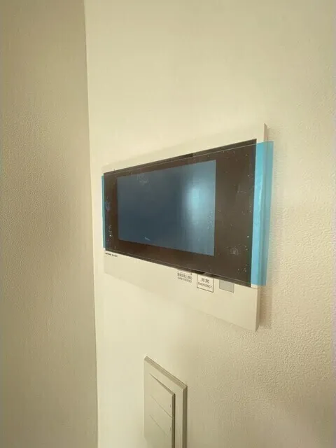Season Flats Omorinishi - Interior - ["Electronic device", "Display device", "Technology"]