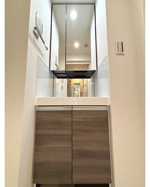 Asyl Court Nerima Nakamurabashi - Interior - ["Wood", "Interior design", "Flooring"]