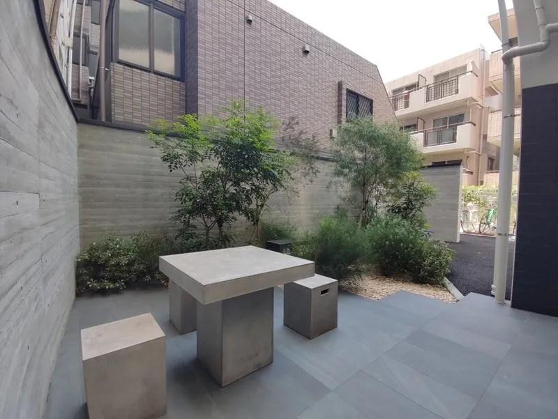 Log Hatsudai - Other - ["Composite material", "Concrete", "Garden"]
