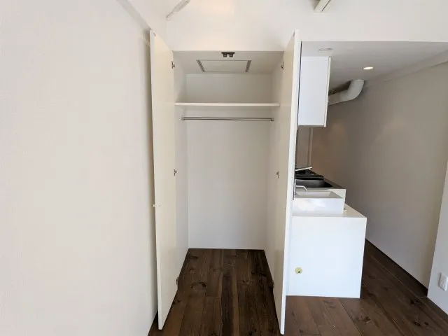 Tete Zoshigaya - Interior - ["Flooring", "Wood", "Floor"]