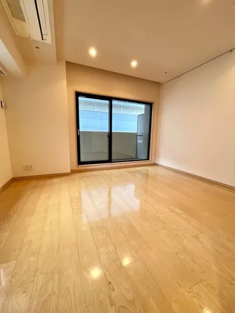 Chester Court Ochanomizu - Interior - ["Flooring", "Wood", "Floor"]