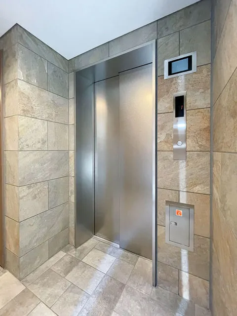 Alivio HORIUCHI - Other - ["Flooring", "Floor", "Elevator"]