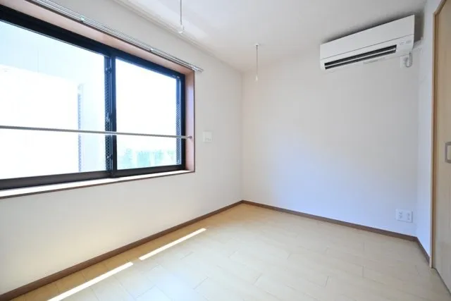 CENTRAL GARDEN RESIDENCE TOKYO - Interior - ["Wood", "Flooring", "Floor"]