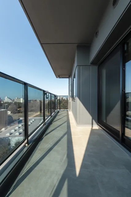 Terra Silk Forest - Interior - ["Daytime", "Apartment", "Composite material"]