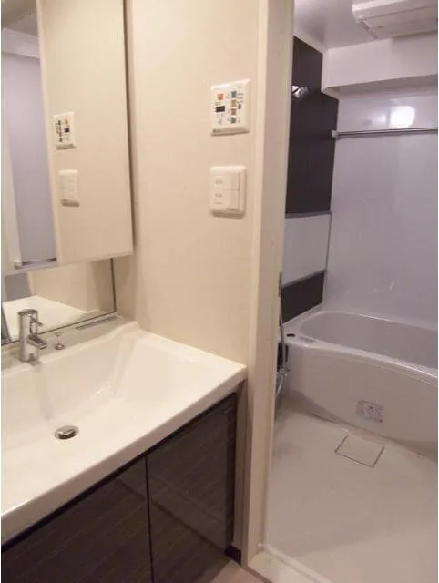 Groban Itabashi - Interior - ["Floor", "Flooring", "Apartment"]