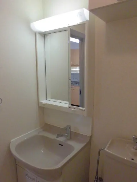 Winbell Duet Ebisu 2 - Interior - ["Bathroom Sink", "Plumbing fixture", "Sink"]