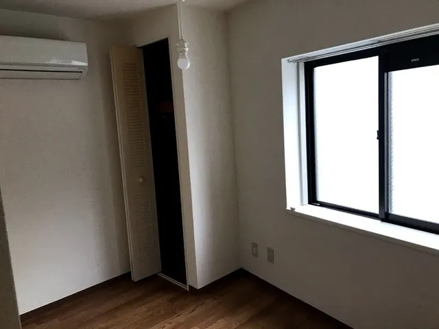 Autumn In New York - Interior - ["Wall", "Flooring", "Floor"]