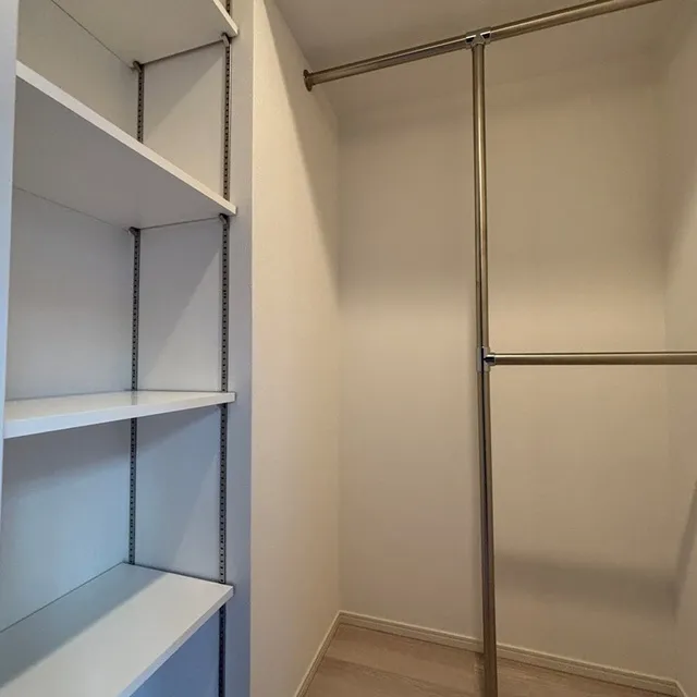 Park Axis Bunkyo Hongo - Interior - ["Floor", "Flooring", "Shelving"]