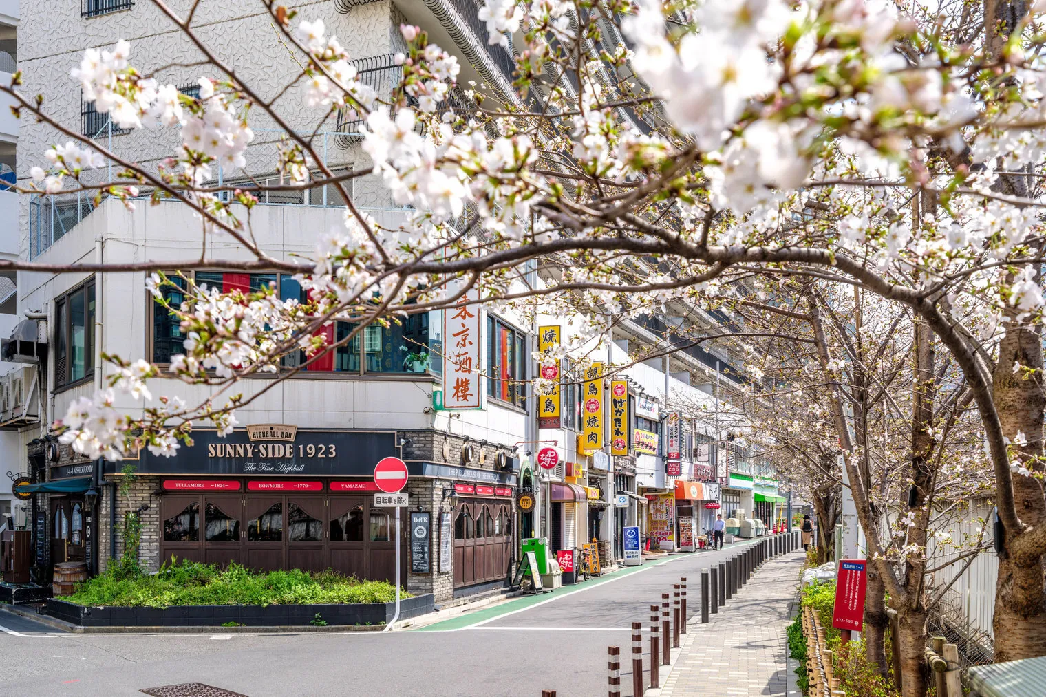 La Sante Gotanda - Exterior - []