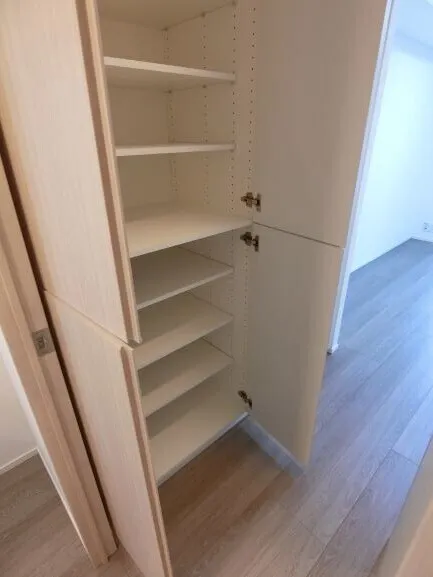 Urban Link Omori Beach - Interior - ["Cabinetry", "Door", "Shelf"]