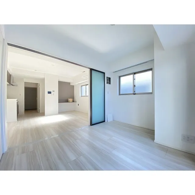 LIBR GRANT Haneda - Interior - ["Property", "Window", "Fixture"]