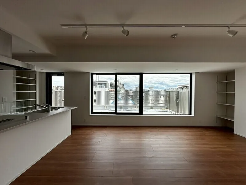 Lumique Omori - Interior - ["Flooring", "Floor", "Ceiling"]