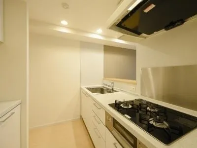 Spacia Sangenjaya No.2 - Interior - ["Cabinetry", "Property", "Countertop"]