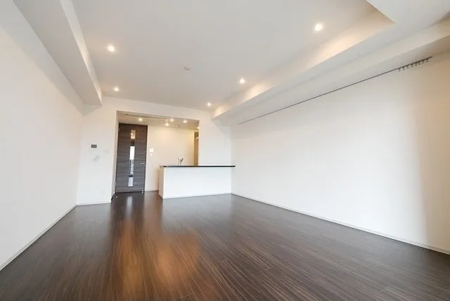 Comforia Shinjuku East Side Tower - Interior - ["Building", "Wood", "Hall"]