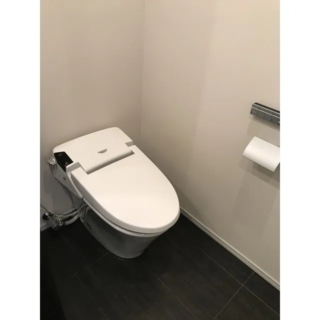 Comforia Shinjuku East Side Tower - Interior - ["Toilet seat", "Toilet", "Comfort"]