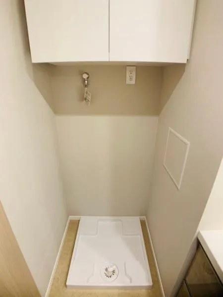EVERTOW CHOJAMARU - Interior - ["Property", "Room", "Bathroom"]