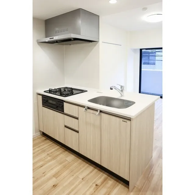 Comforia Live Nishikasai - Interior - ["Tap", "Cabinetry", "Sink"]