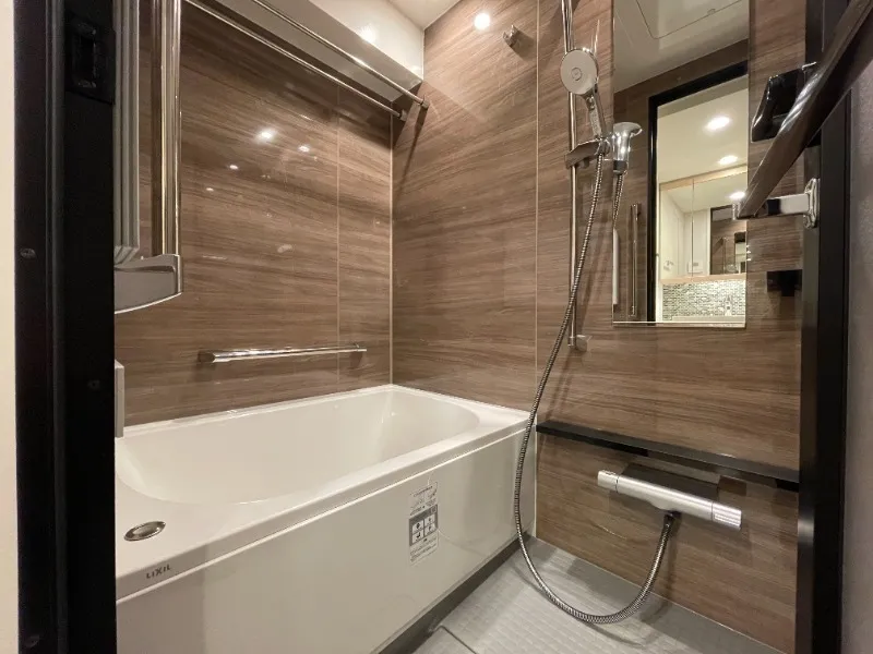 Pierce Kakinokizaka - Interior - ["Plumbing fixture", "Flooring", "Bathroom"]