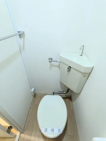 Parkside Minamioi - Interior - ["Toilet seat", "Plumbing fixture", "Toilet"]