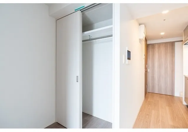 Comforia Liv Itabashi - Interior - ["Wood", "Flooring", "Floor"]